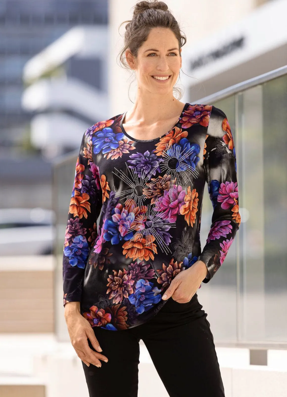 Bezauberndes Shirt mit Rundhalsausschnitt