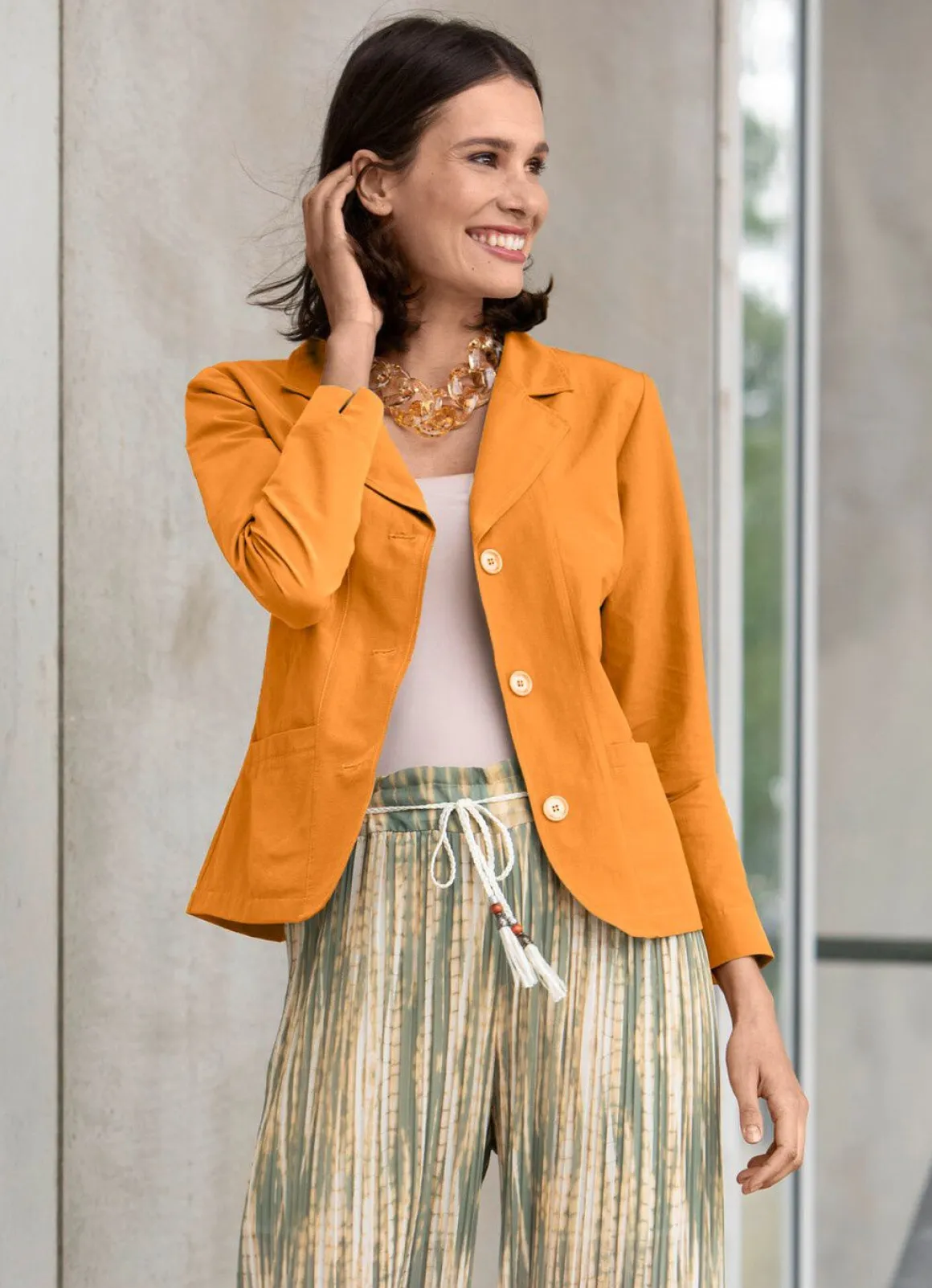 Blusenjacke mit Schulterpolster