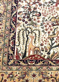 Brücken und Teppiche in prachtvollem persischen Dessin