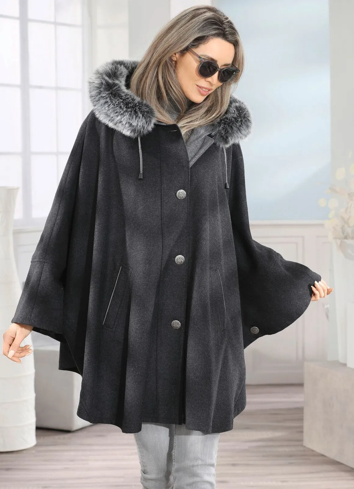 Cape mit Knopfleiste