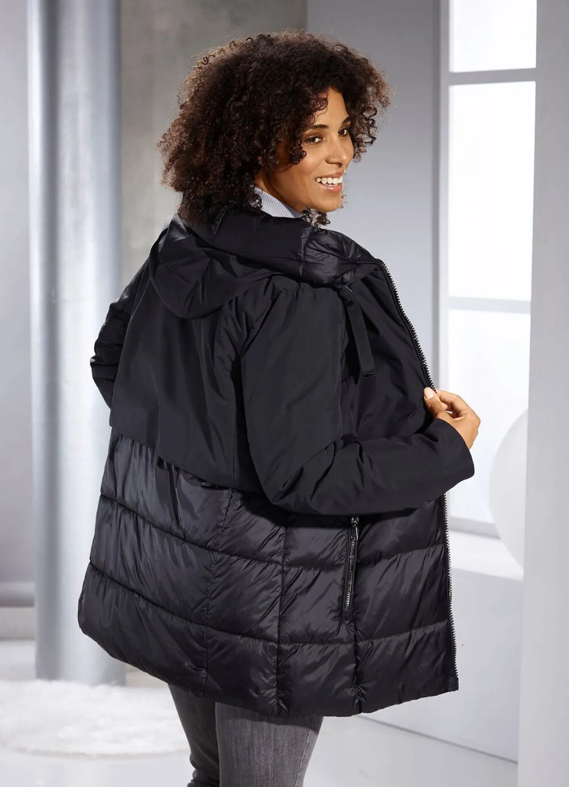Funktionsjacke in angesagtem Materialmix