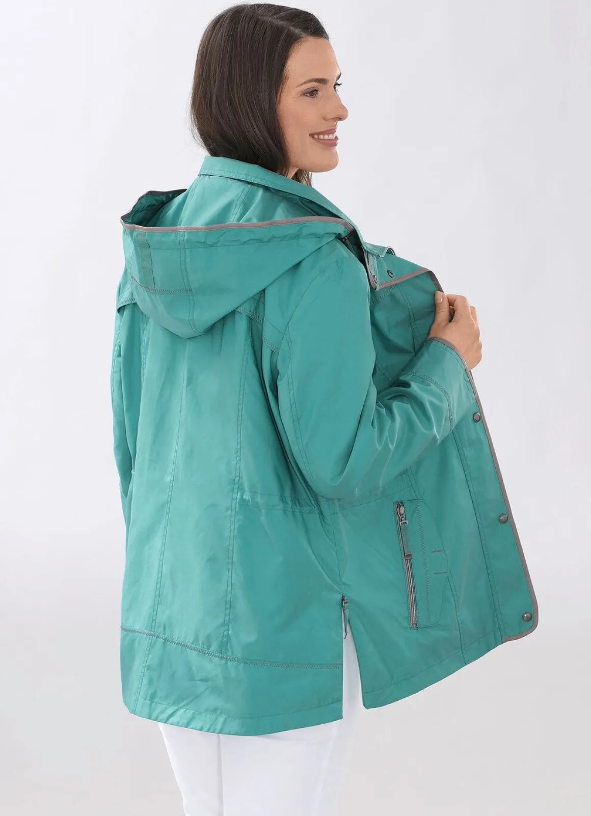 Funktionsjacke mit Reißverschluss an den Seitenschlitzen