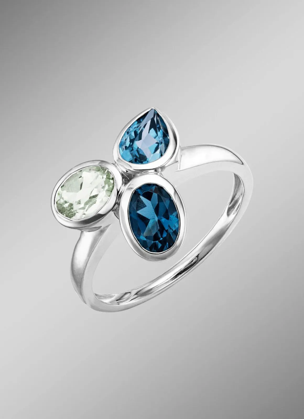 Harmonie der Farben: Damenring mit Blautopasen und grünem Amethyst