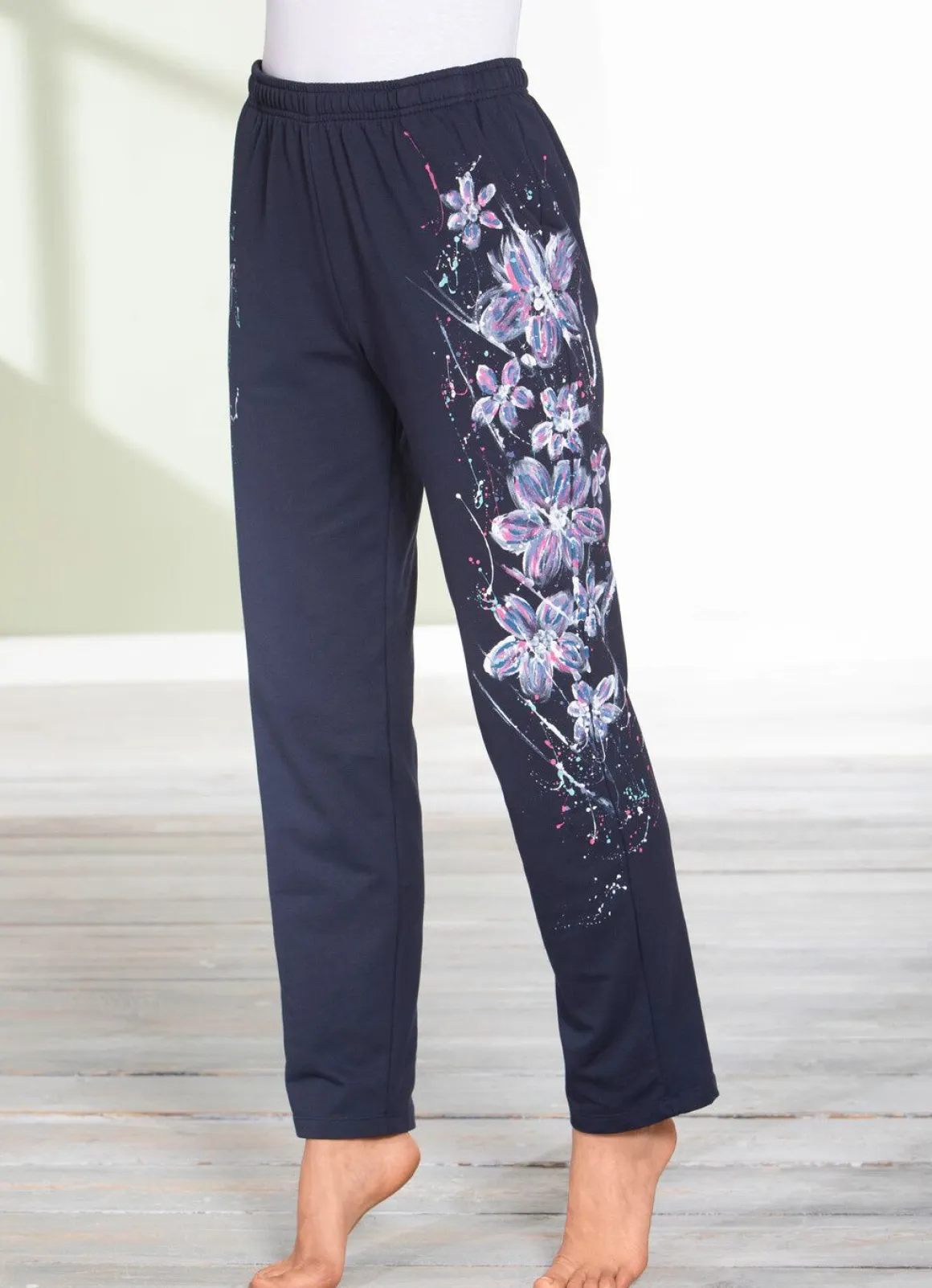 Hose mit tollem Floral Dessin