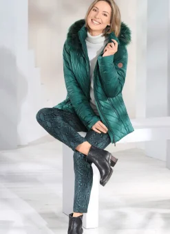 Jacke mit abnehmbarer Kapuze