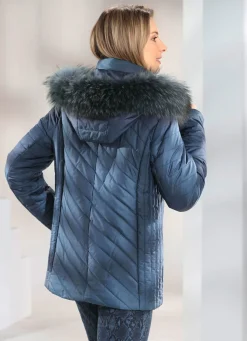 Jacke mit abnehmbarer Kapuze