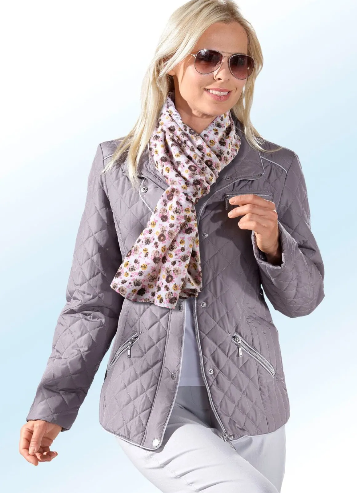 Jacke mit Kontrastpaspelierung