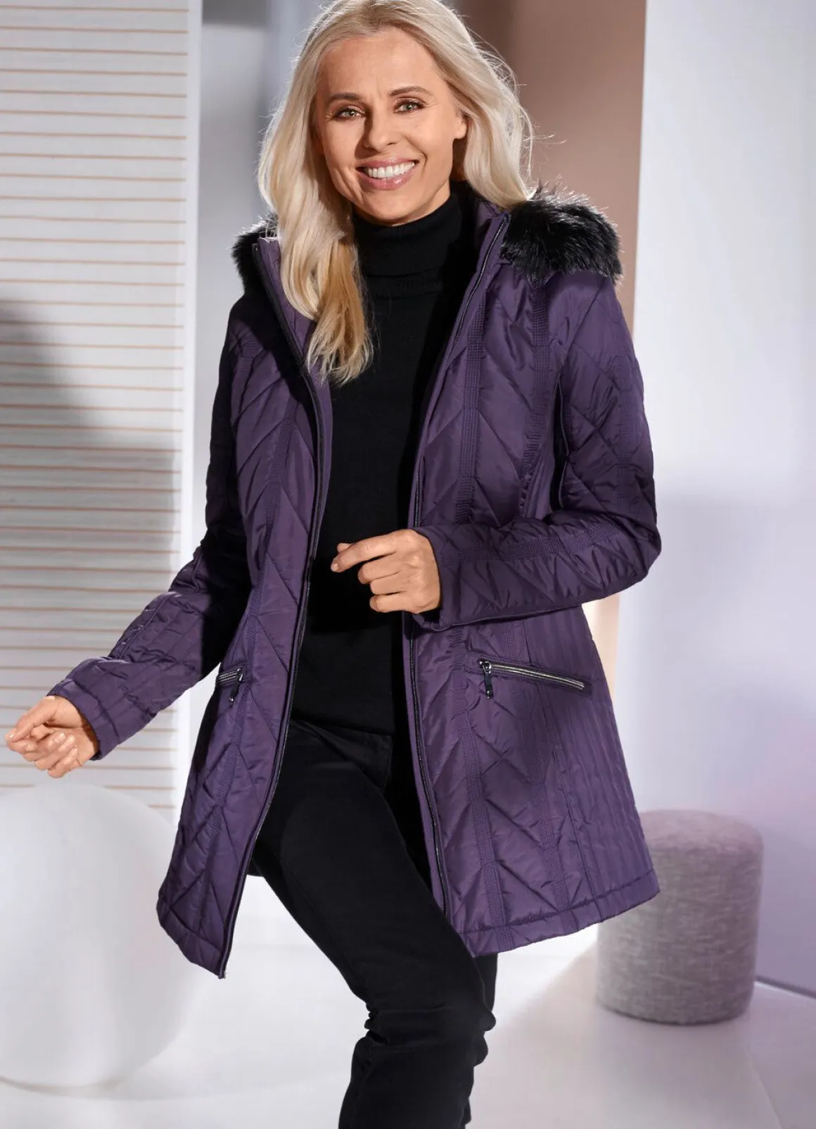 Jacke mit Längssteppung seitlich