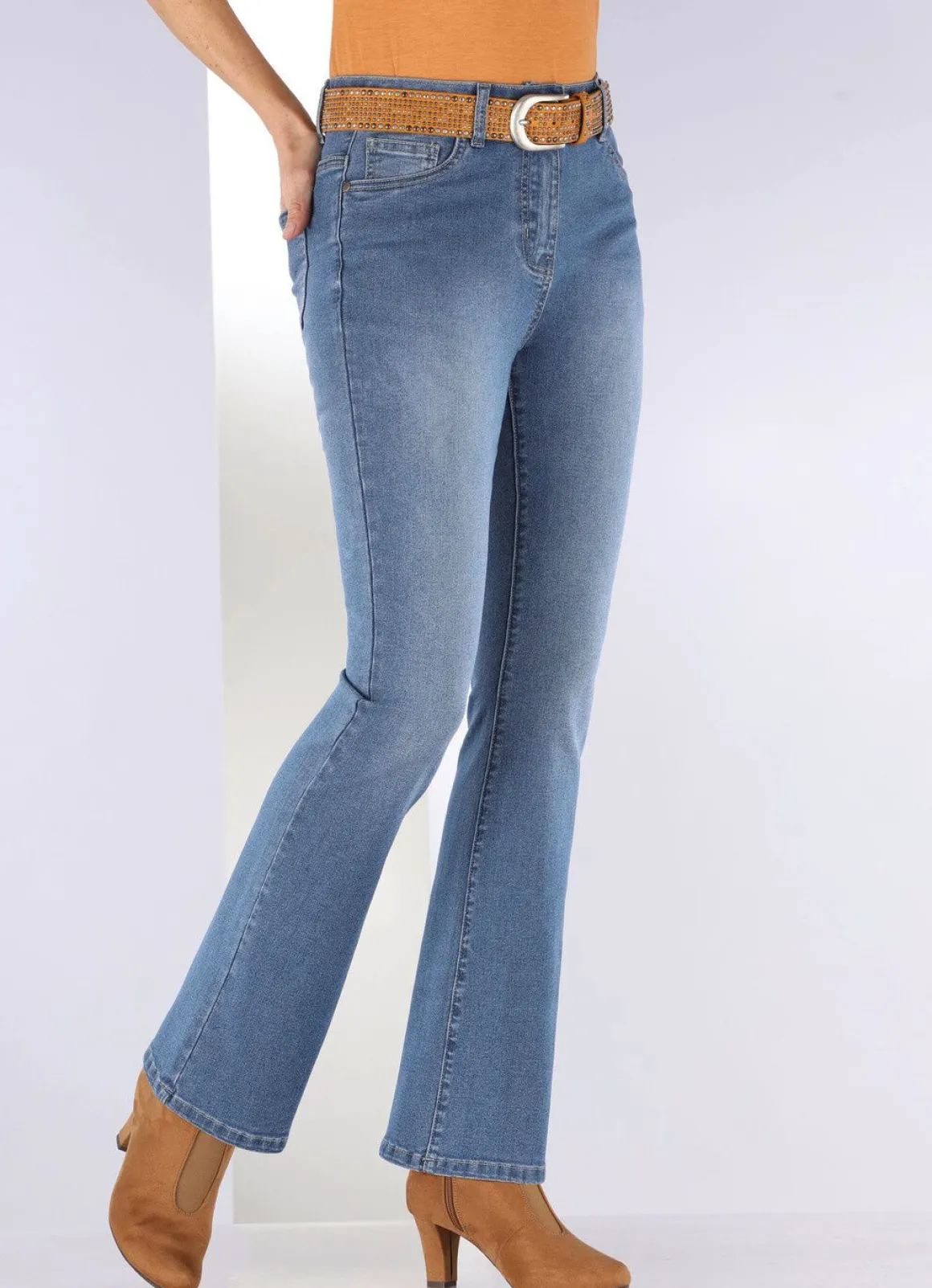 Jeans mit leicht ausgestellter Beinweite