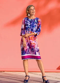 Kleid mit ausdruckstarkem Bordürendruck