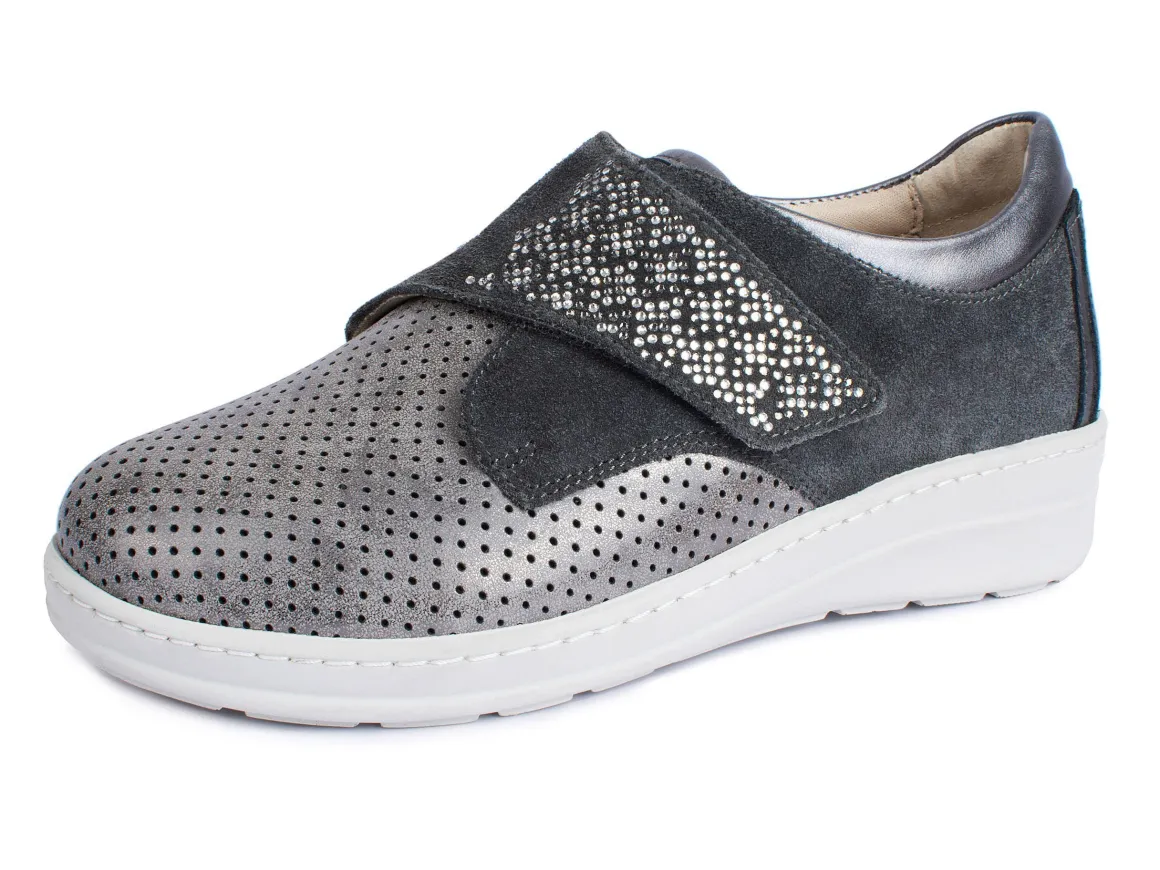 Komfort-Klett-Schuh mit aufwendiger Strassdeko