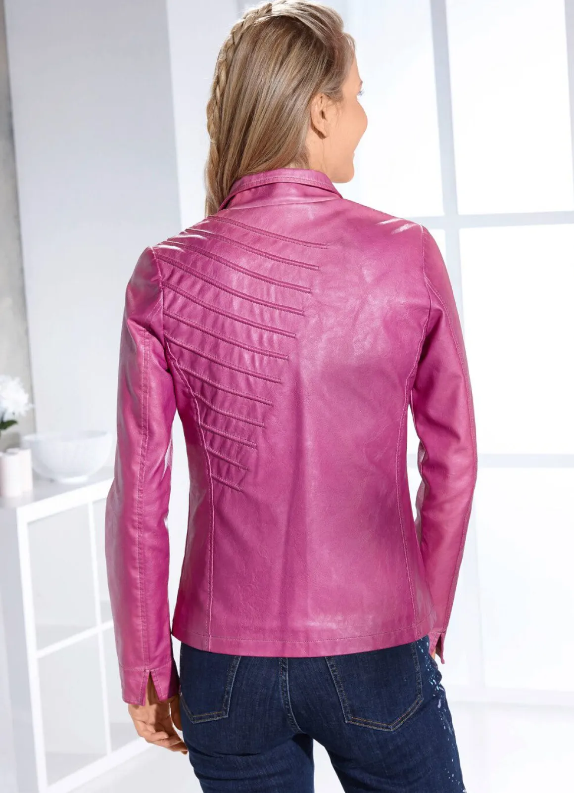 Kurzjacke aus Nappaleder-Imitat