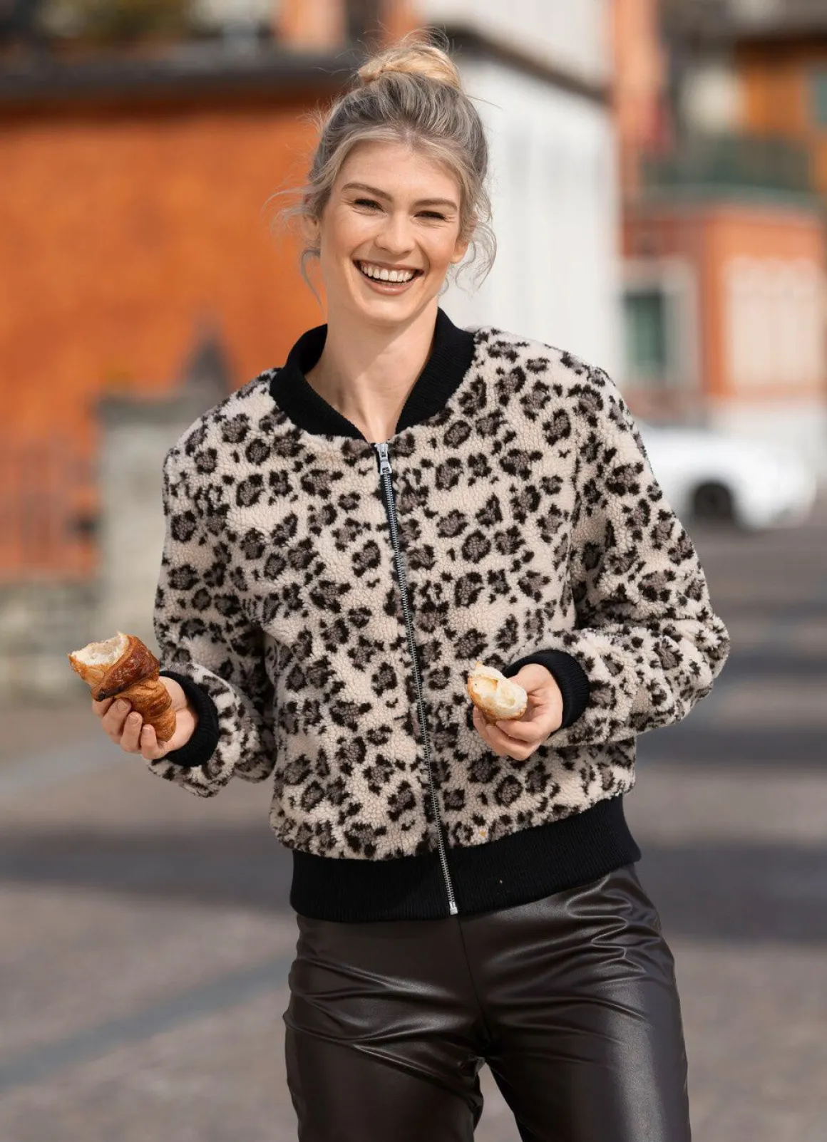 Kurzjacke aus Teddyplüsch