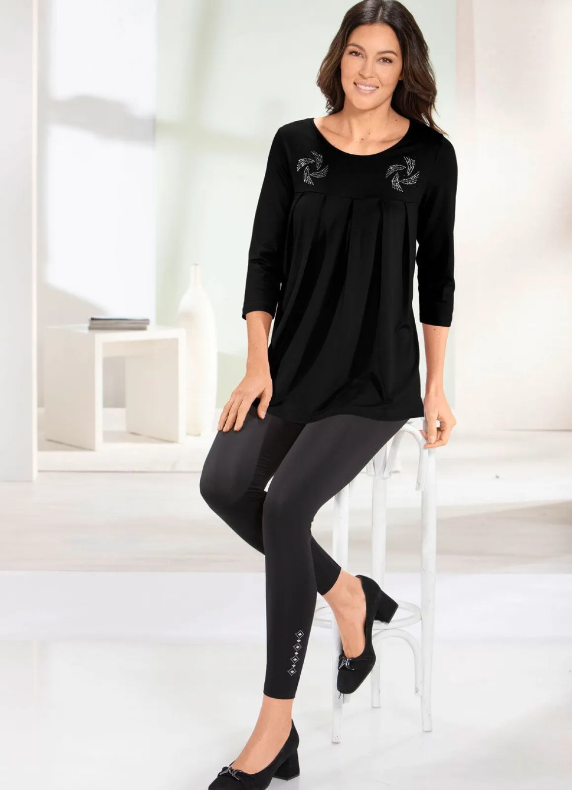 Longshirt mit Zierplättchen in 3 Farben