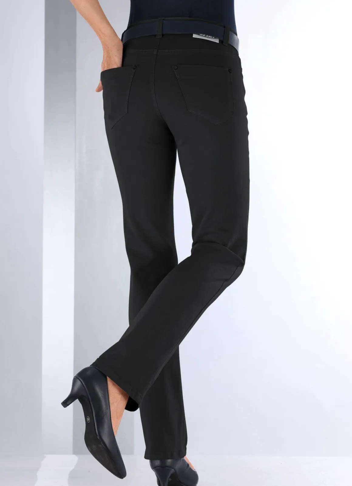 Magic-Jeans in 5-Pocket-Form