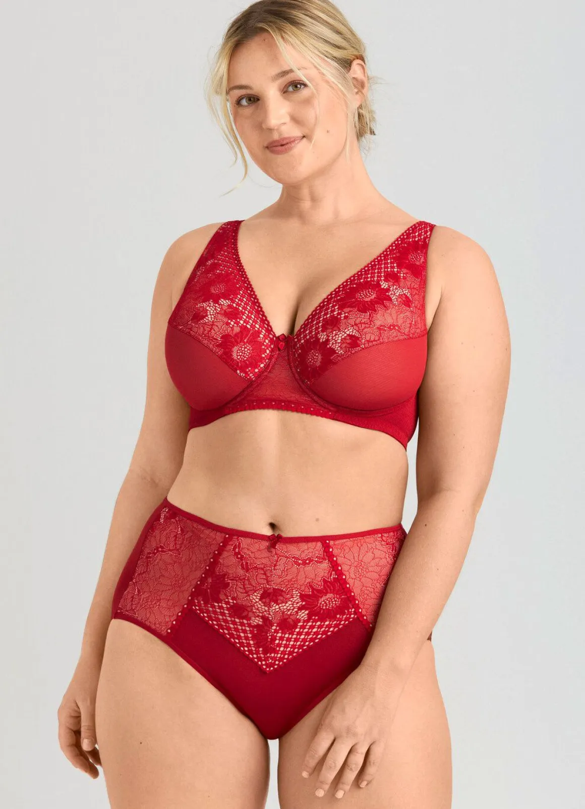 Miss Mary Miederslip mit unterlegter Elastikspitze