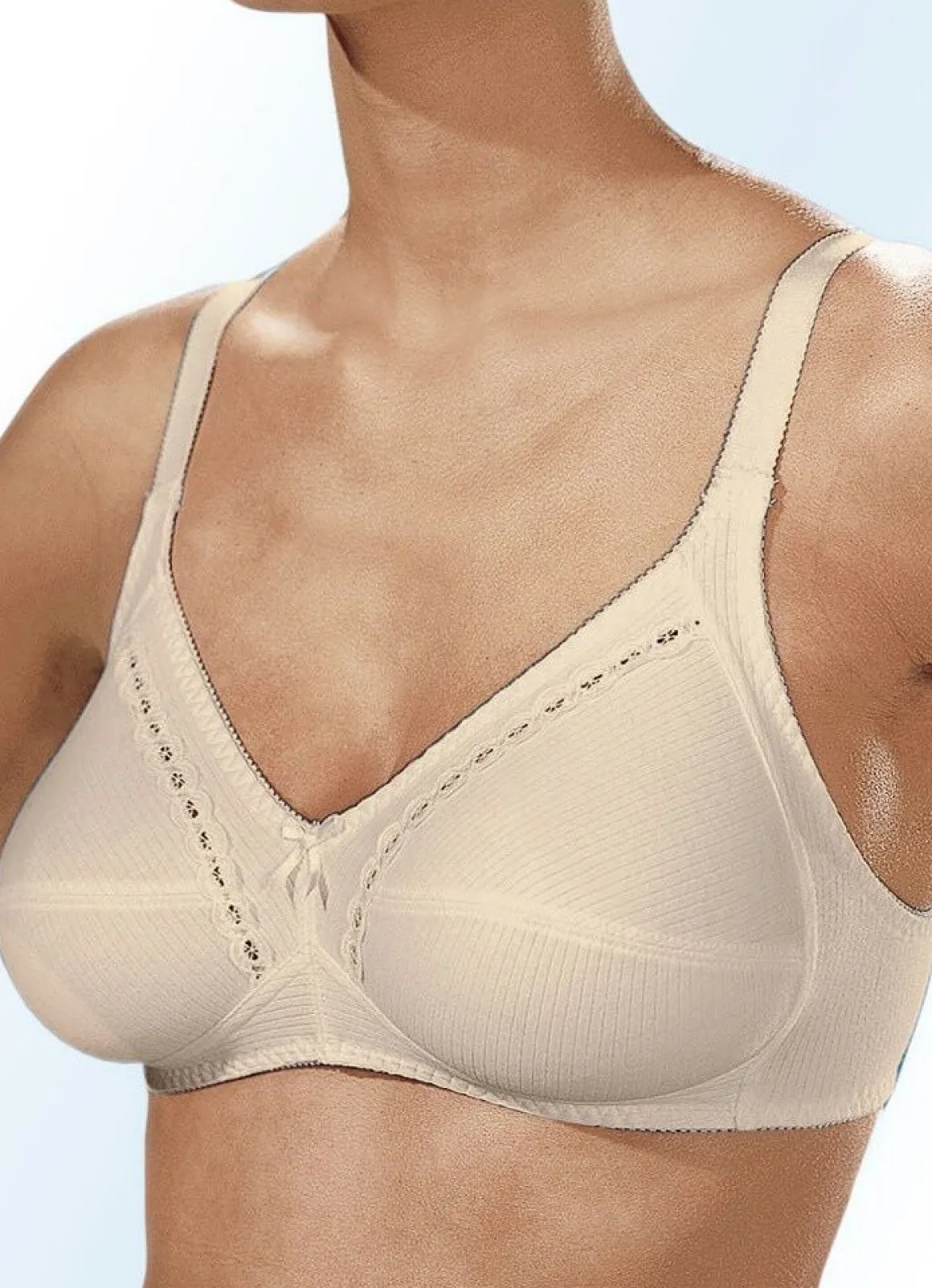 Naturana Zweierpack BH mit dekorativem Spitzenband in den Cups
