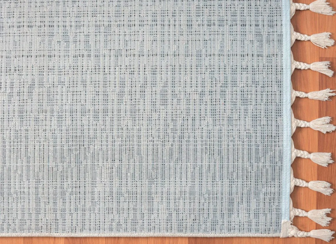 Pflegeleichte Brücken und Teppiche aus synthetischen Material-Mix