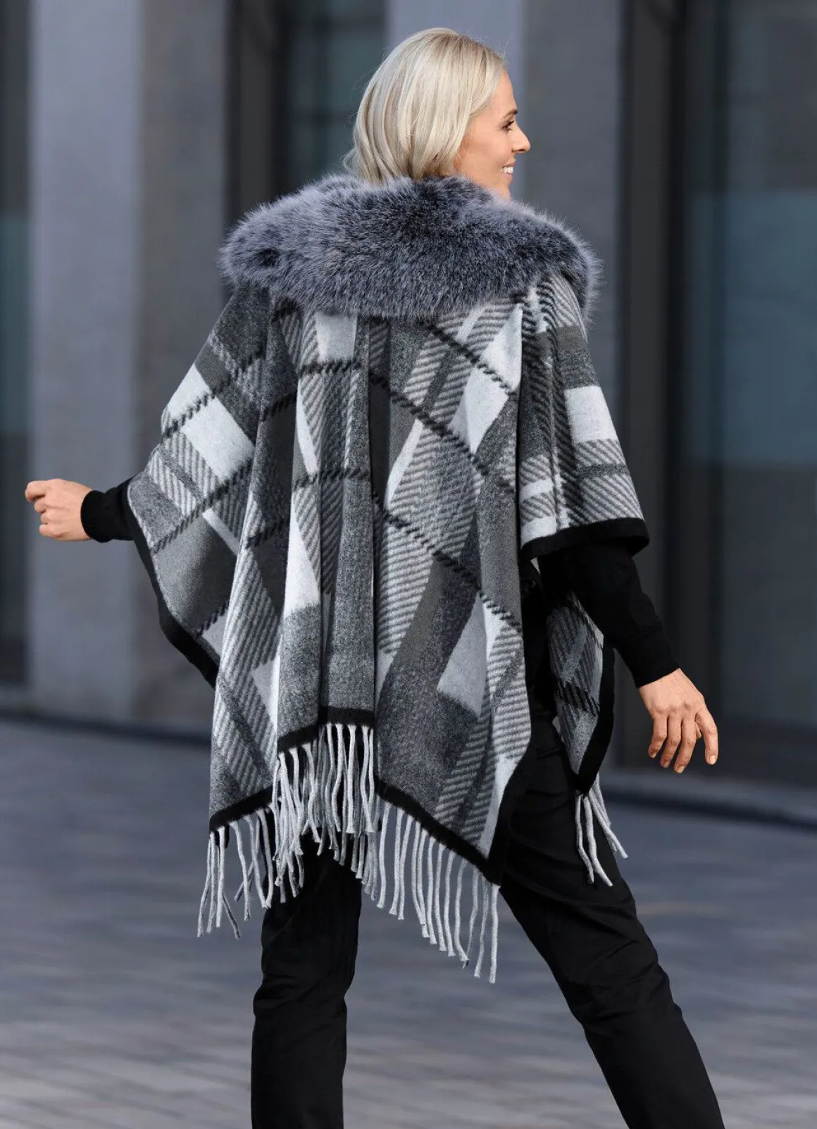 Poncho in Universalgröße
