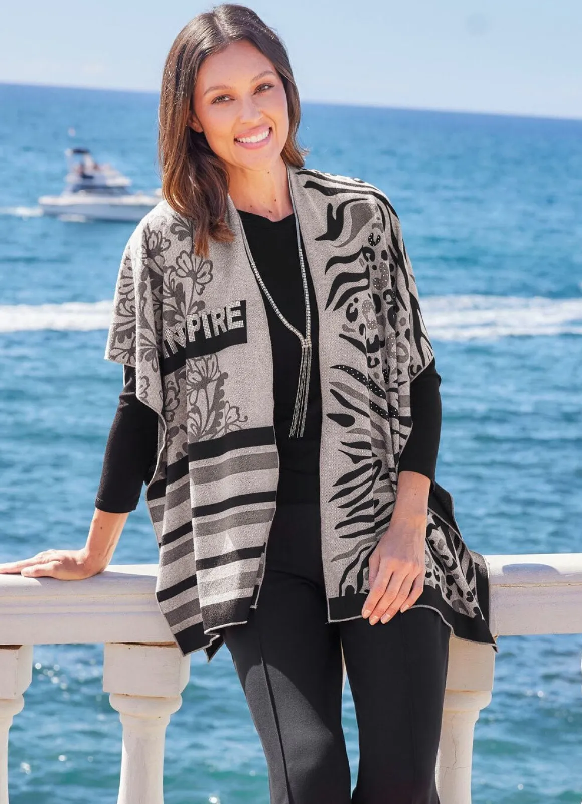 Poncho mit edlem Jacquard-Dessin