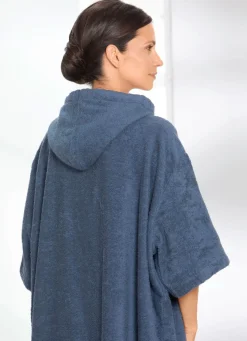 Poncho von Laurina
