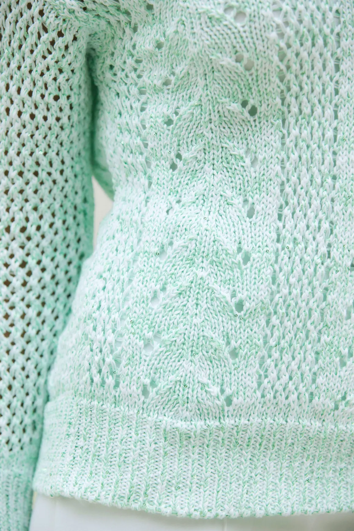 Pullover mit edlem glänzendem Paillettengarn