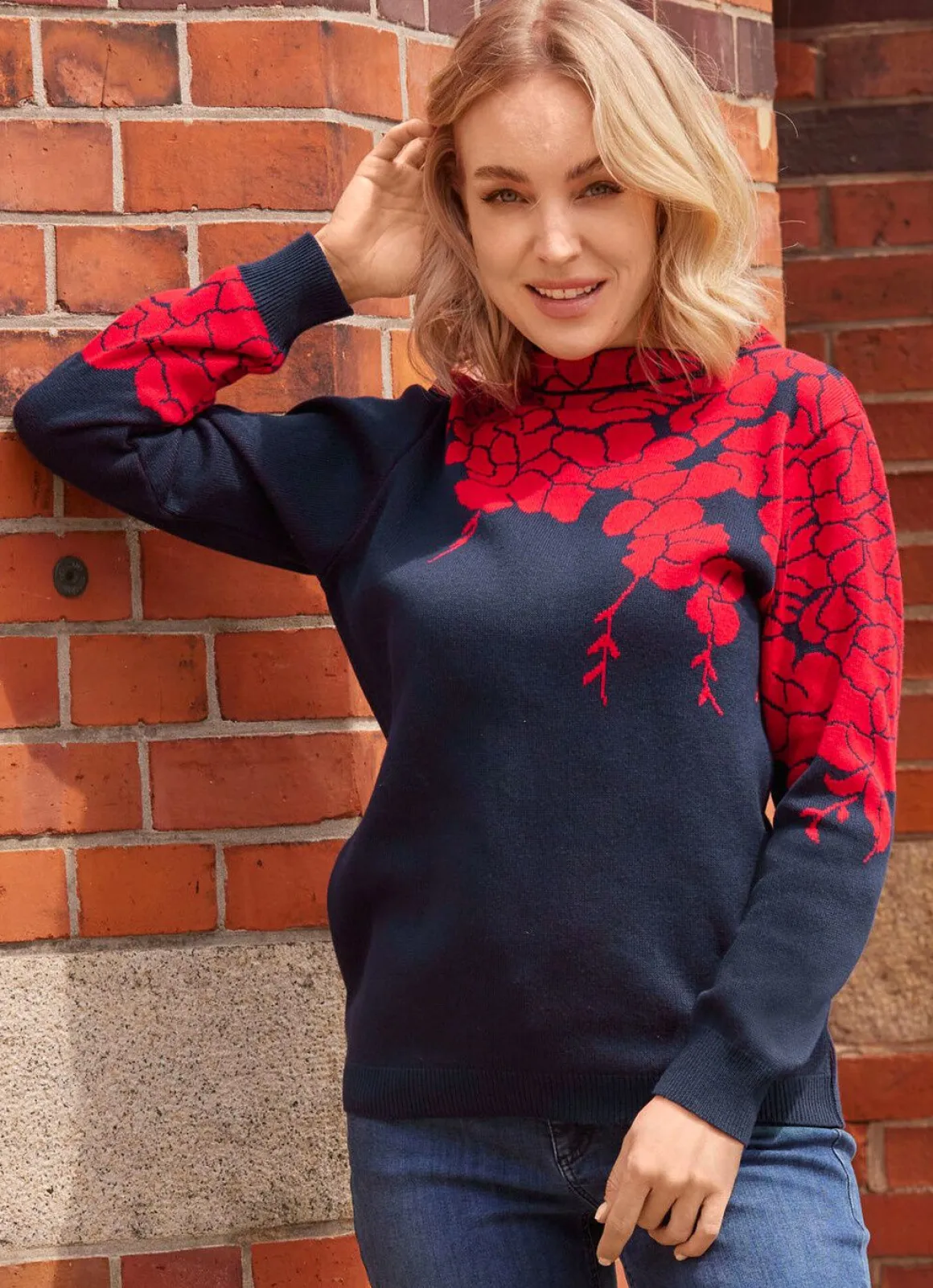 Pullover mit floralen Jacquardakzenten