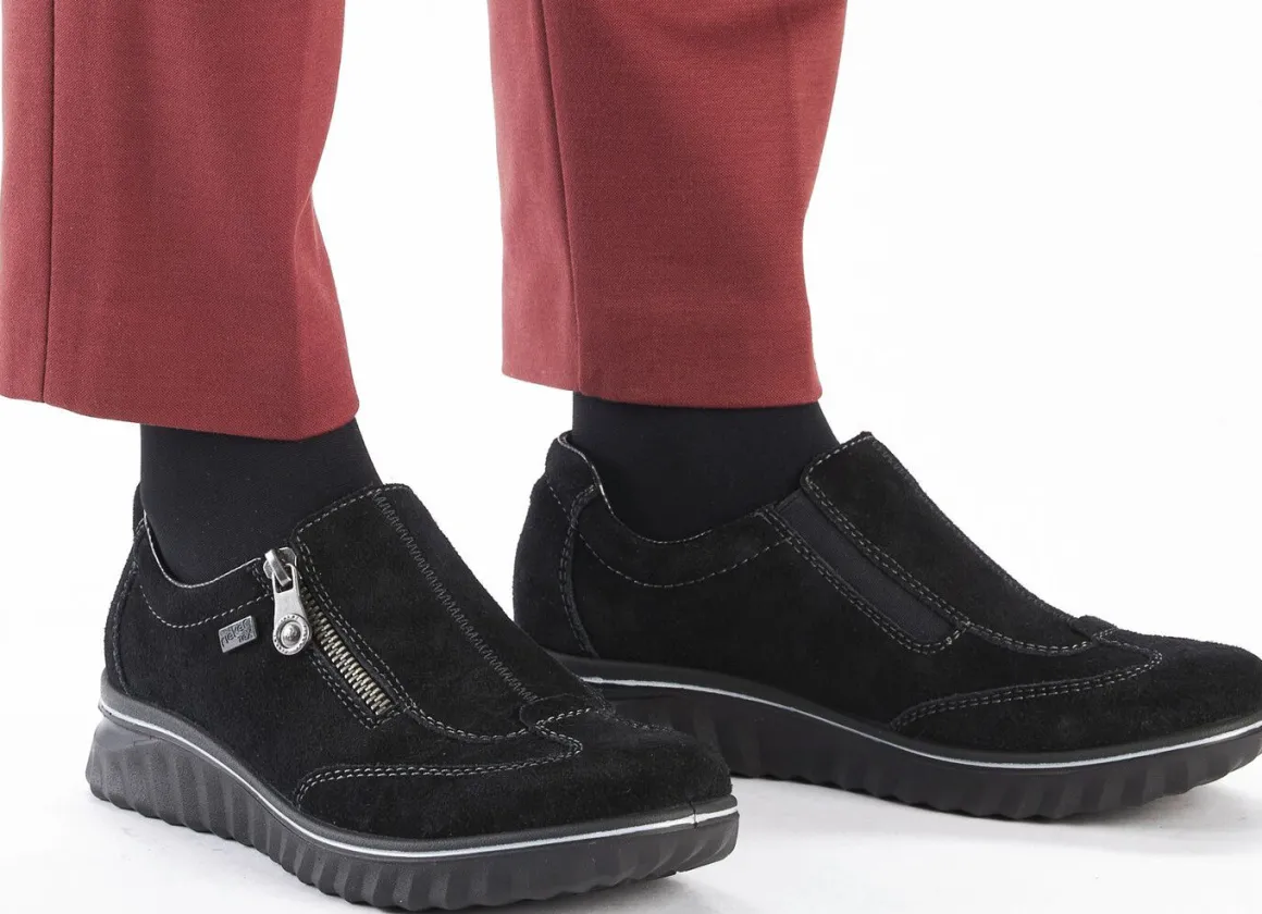 Rieker Slipper mit Klimamembrane ausgestattet