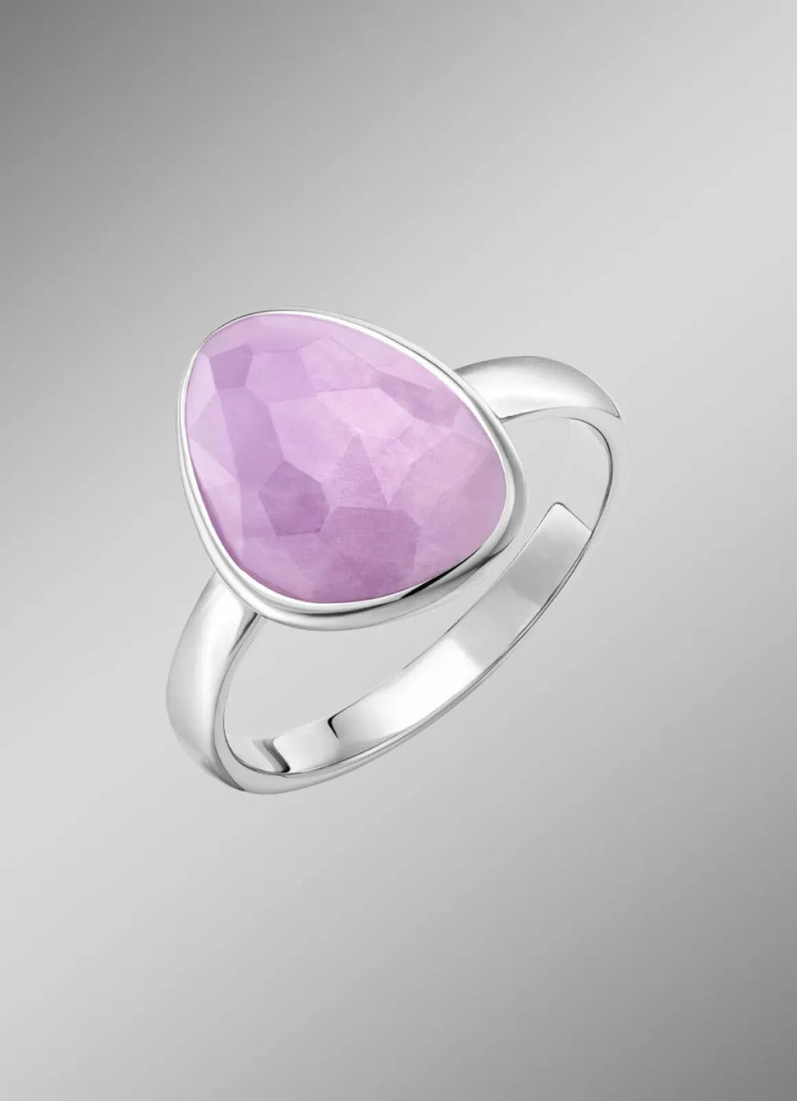 Schöner Damenring mit echt facettiertem Amethyst