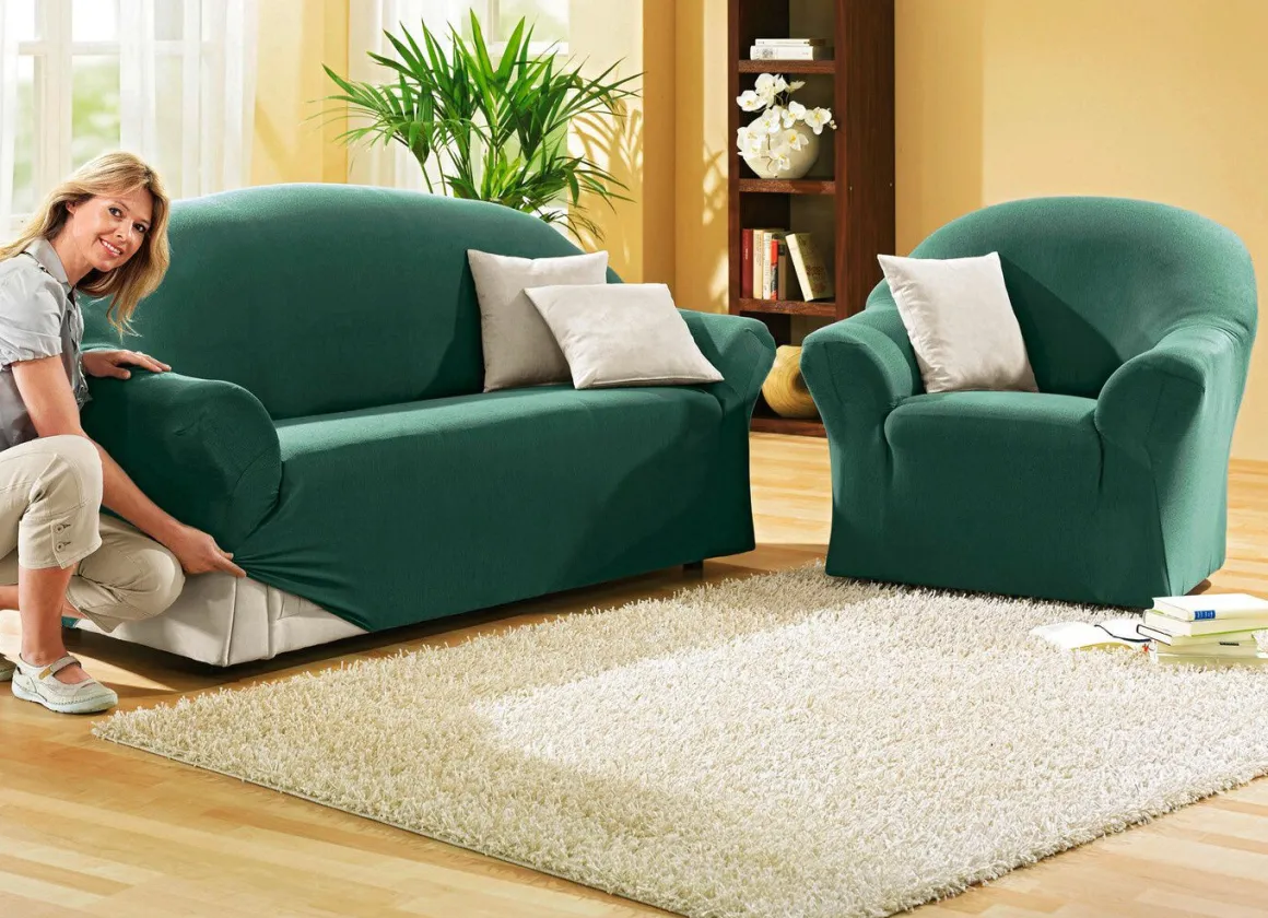 Schützende Stretchbezüge für Sessel und Sofa