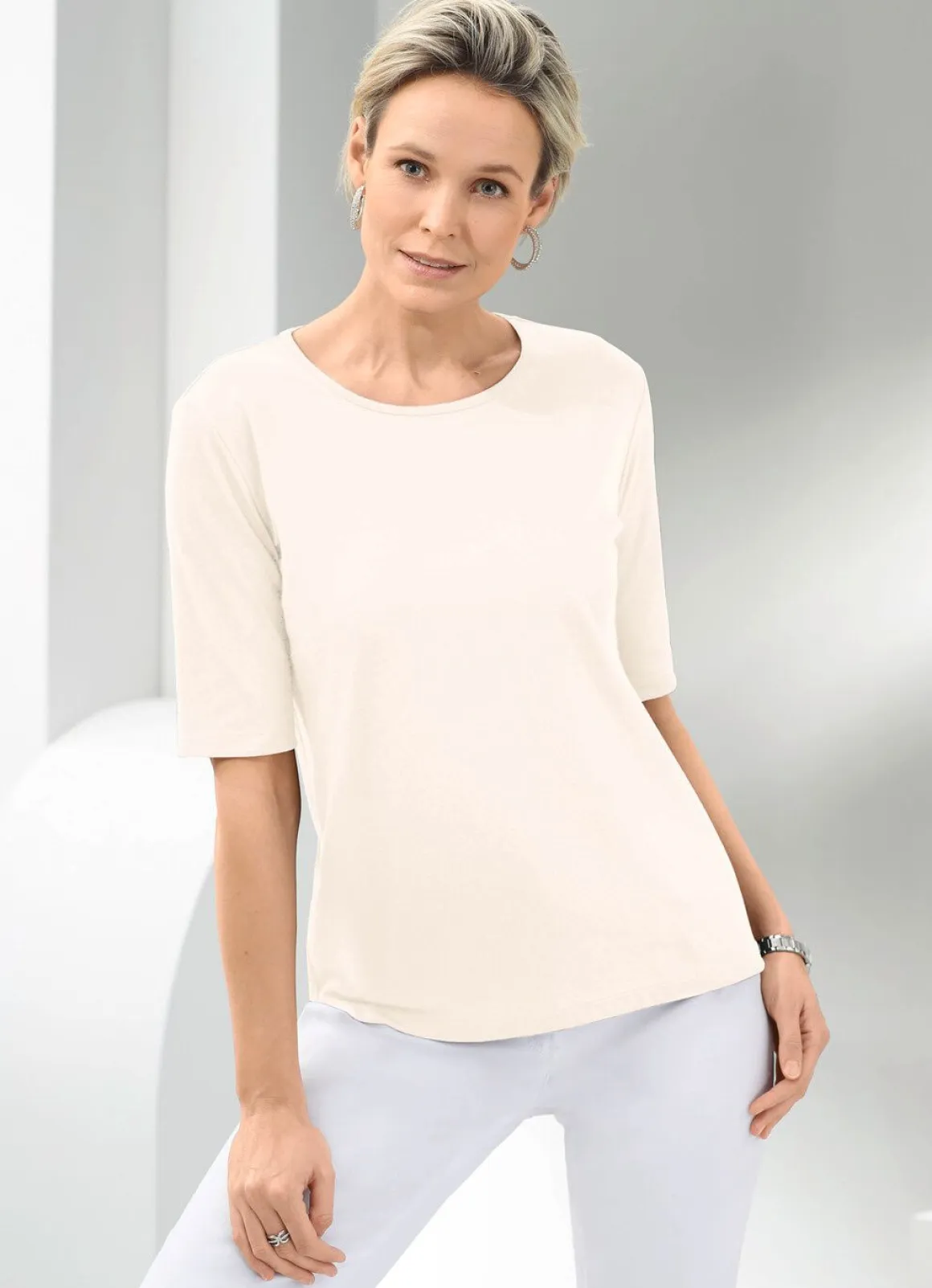 Shirt mit rundem Halsausschnitt in 10 Farben