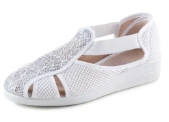 Slipper mit luftigen Durchbrüchen
