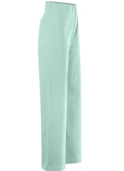 Soft-Stretch-Hose in modischer Weite