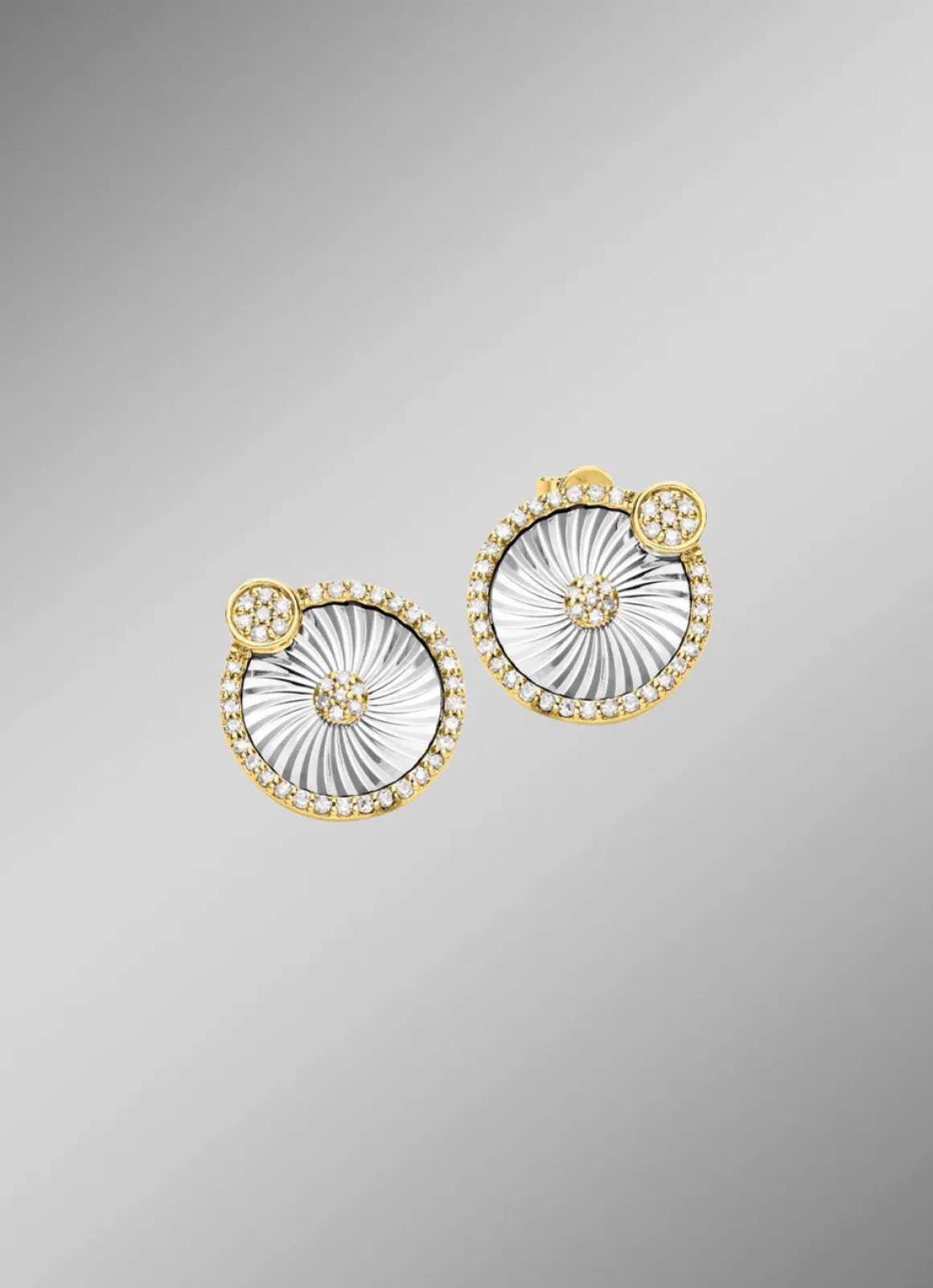 Strahlende Eleganz: Ohrstecker mit 86 Diamanten