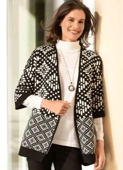 Strickjacke in aufwendigem Rundummuster