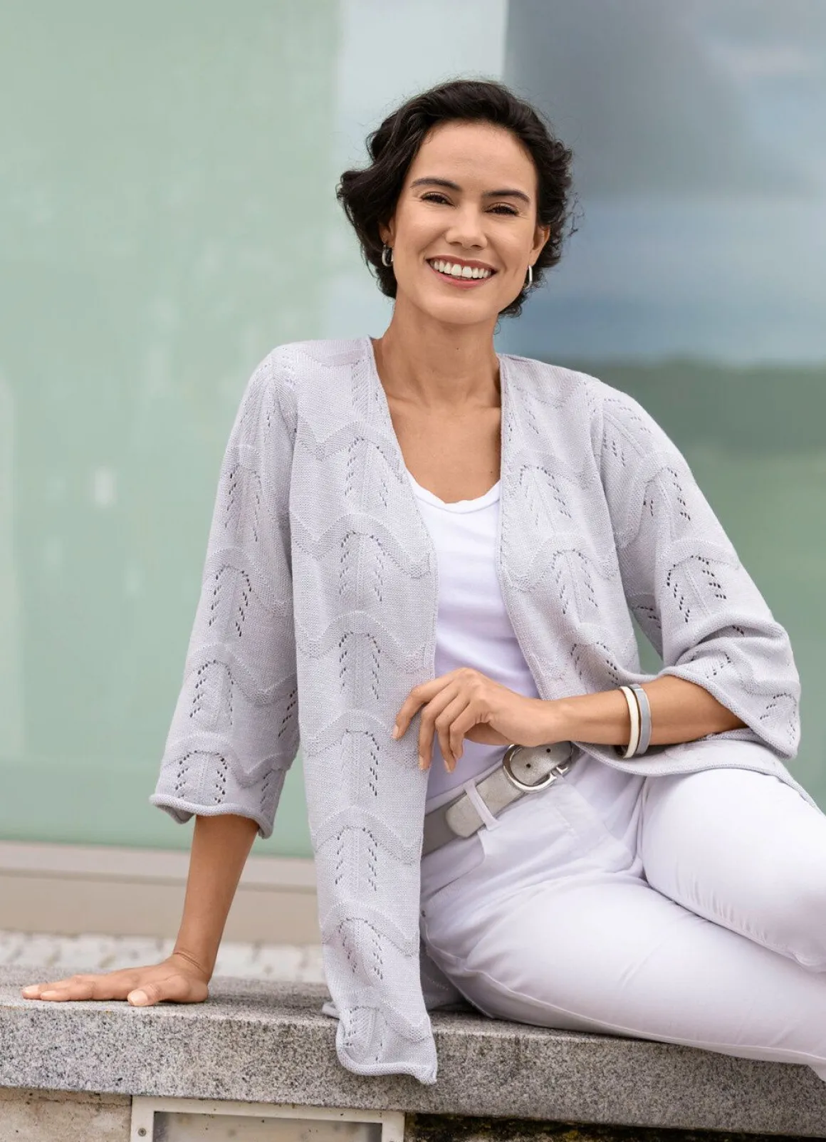 Strickjacke mit Mustermix im Wellendessin