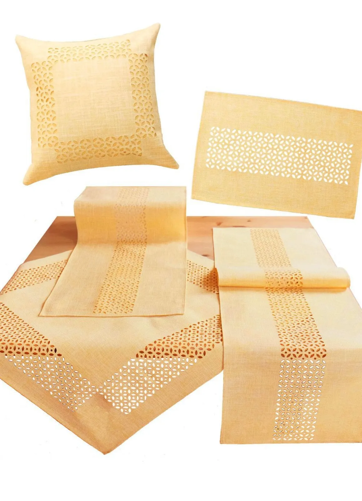 Tischdecke mit dekorativer Lochstanzung