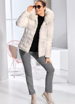 Wendejacke mit fester Kapuze