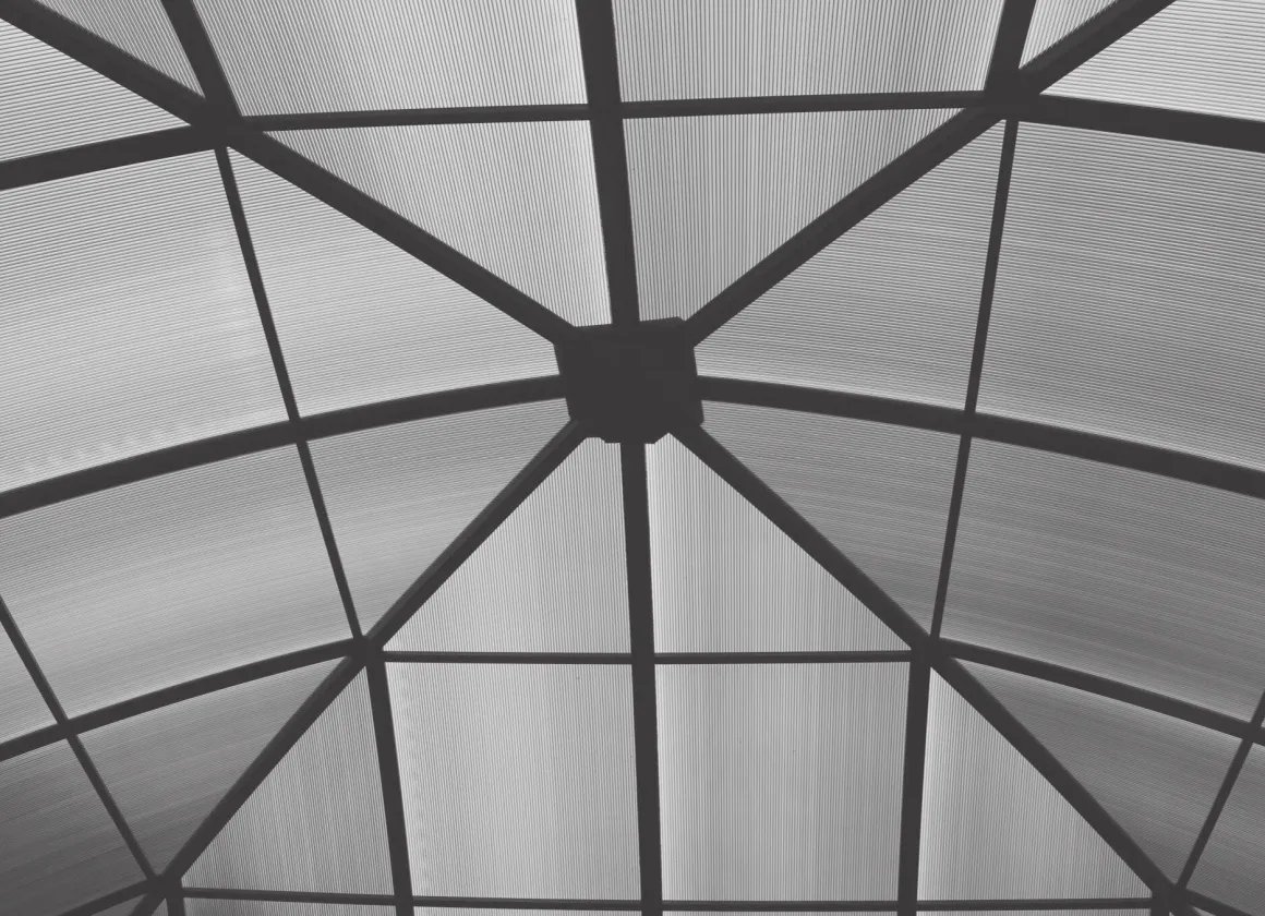 Wetterfester Kuppelpavillon mit stabilem Gestell